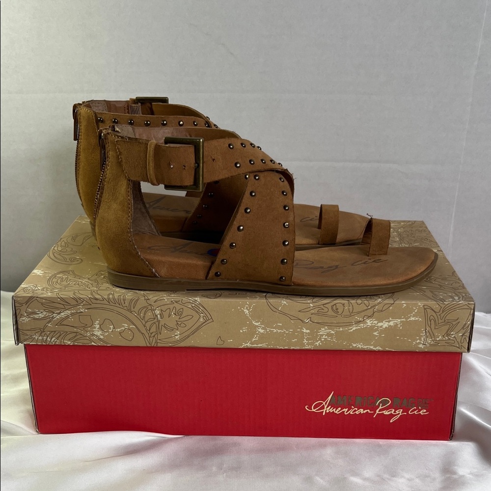 American‎ Rag Loreef Camel MC Sandals Women’s Size 6 New in Box Cross Over